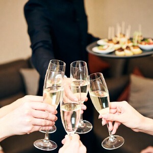 réception privé coupe de champagne festidom